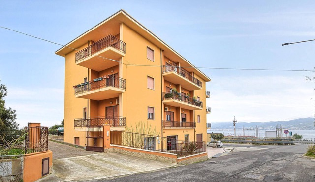 Cozy apartment in Campo Calabro