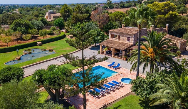 Cozy home in Sa Coma with private swimming pool, can be inside or outside