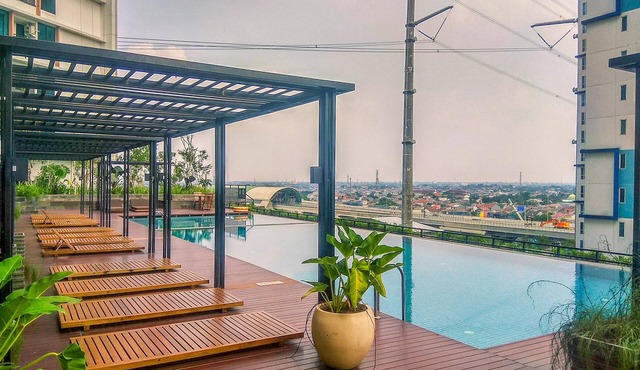 Cozy Look Studio Apartment At Lrt City Bekasi