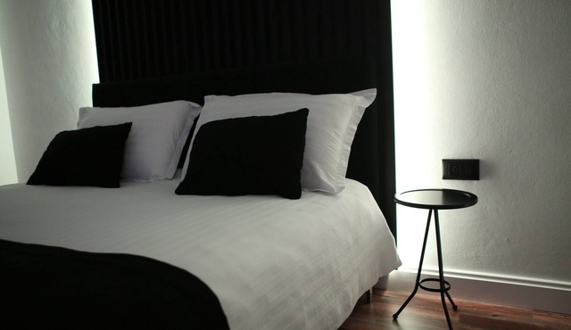 Dark Boutique Hotel