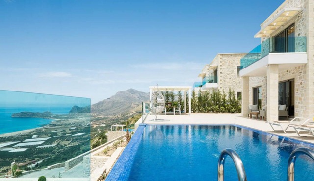 Dazzling Villa for 7 guests overlooking Phalasarna Beach