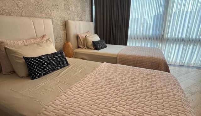Deluxe 2BR Apartment Balcony 420