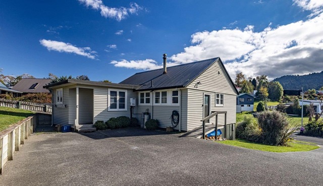 Drasko's Den - Ohakune Holiday Home
