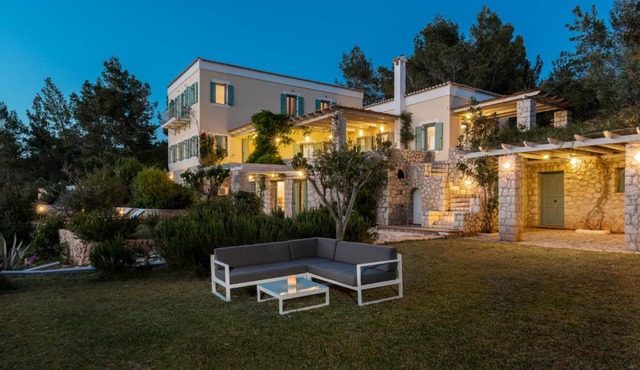 Electra Beachfront Villa