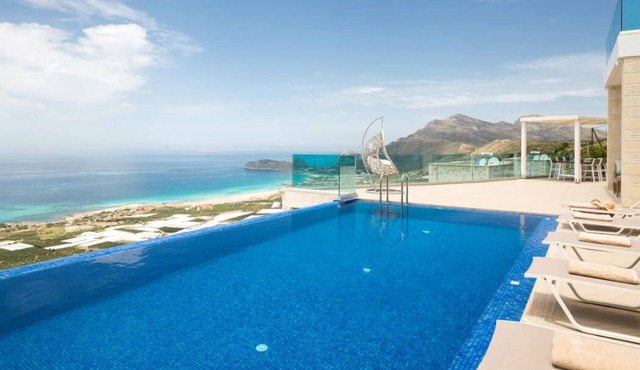 Elegant Villa for 7 guests overlooking Phalasarna Beach