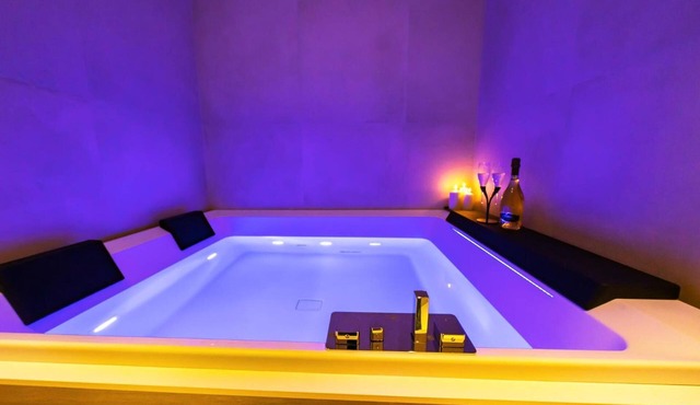 Elite Accommodations & Hydromassage Pool