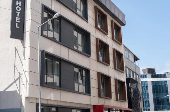 Elm Suite Hotel