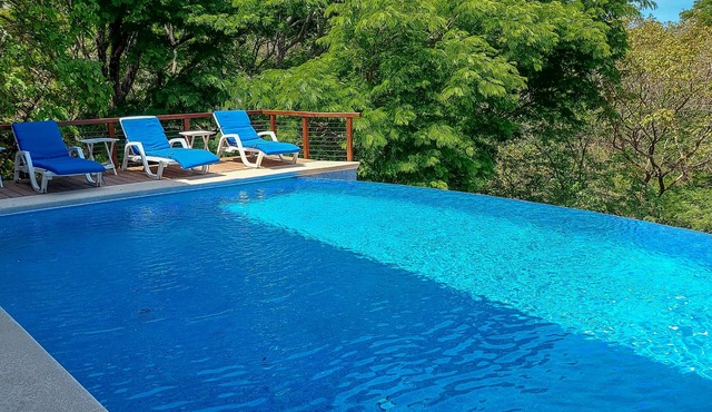 Equipped Beach Villa w/Infinity Pool and Ocean View near Nosara. 5min to beach!