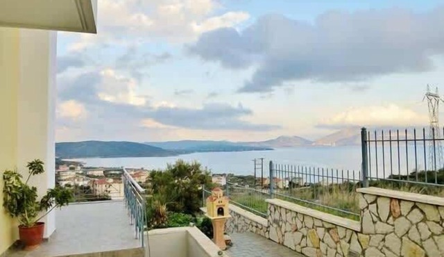Family Apartment Cozy Getaway 5 min from the beach