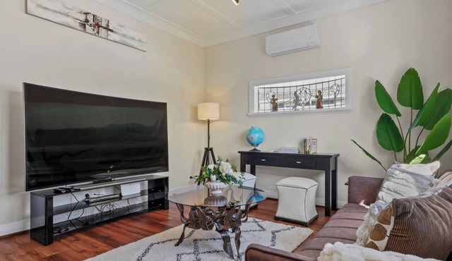 Family Comfort with Aircon, Backyard and Parking