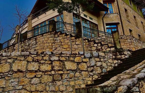 FARDOS HOTEL