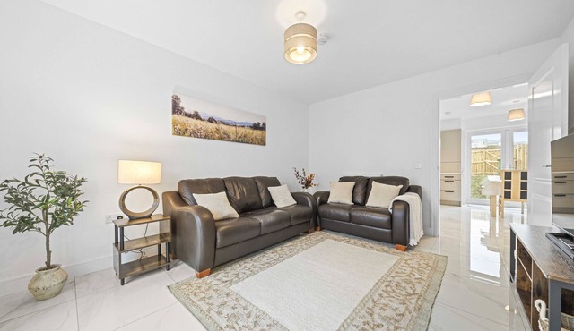 Fern Walk Spacious 3 Bedroom House - Dalkeith