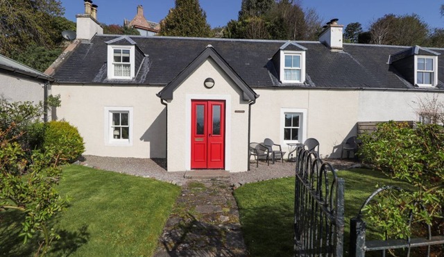 Fuchsia Cottage is in Fortrose