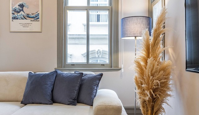 Galata’s Glow – Stylish & Luxurious 3BR Apartment
