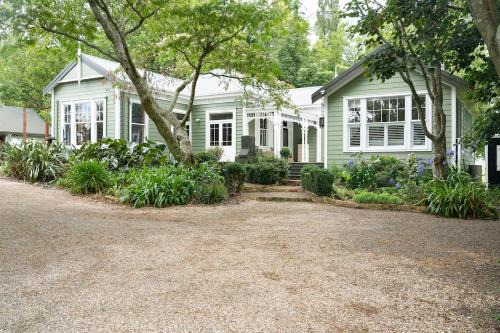 Gather and Graze - Villas and Venue