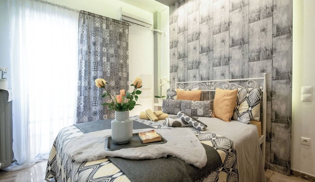 Golden Aurora - Modern Apartment in Egaleo/Athens