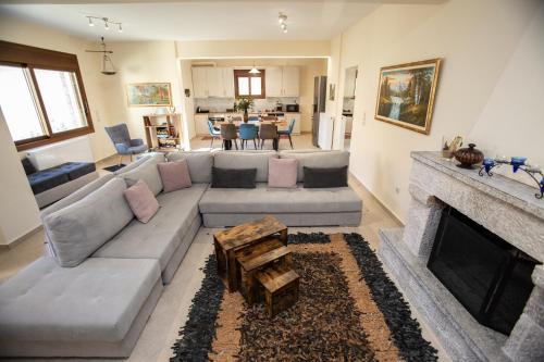 Gravia's Villa