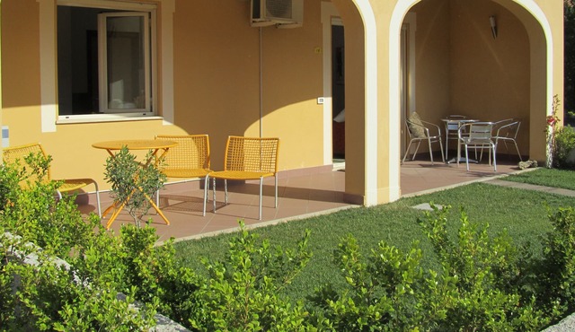 Ground Floor Fully Air Conditioned Apartment with WiFi