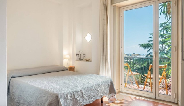 GuestHost - Bright & Lovely Apartment in Messina
