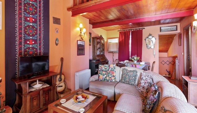 GuestHost - Cozy loft of 60 square meters perfect for 4 people, located on the second floor of a period building without elevator, located in the heart of Taormina.The Greek Theater, the Castle, Naumachie and Villa Comunale Park - all the beauties of thi