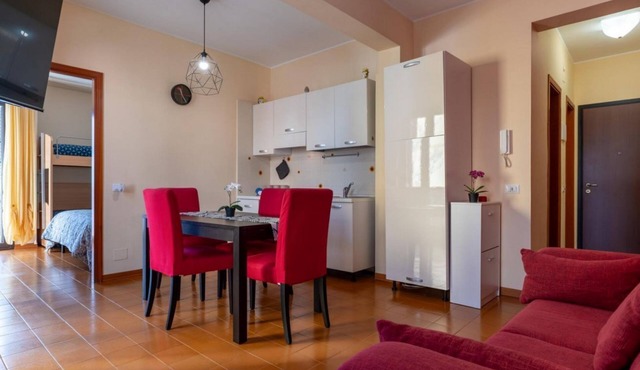 GuestHost - A comfortable and charming 51 square meters apartment, perfect for four people, located on the second floor of a building with an elevator (NOT accessible to guests with disabilities).The property enjoys an enviable location on the Sant'Aless