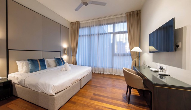 High Floor Luxe & Cozy 2R2B KLCC Pavilion Embassy