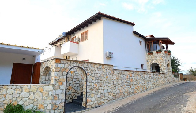 Hill Suites