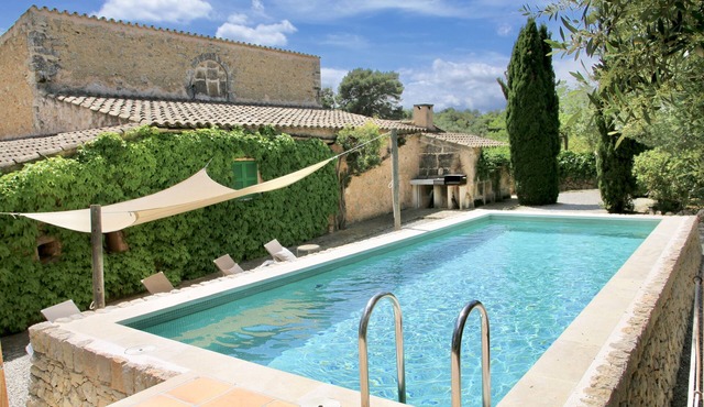 Historic finca, pool, rustic kitchen, tranquillity, close to the beach