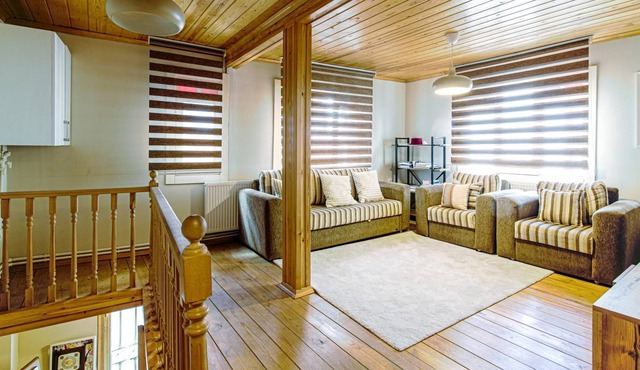 Historical Duplex Villa with Patio in Beyoglu