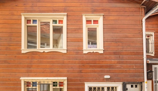 Historical Duplex Villa with Patio in Beyoglu