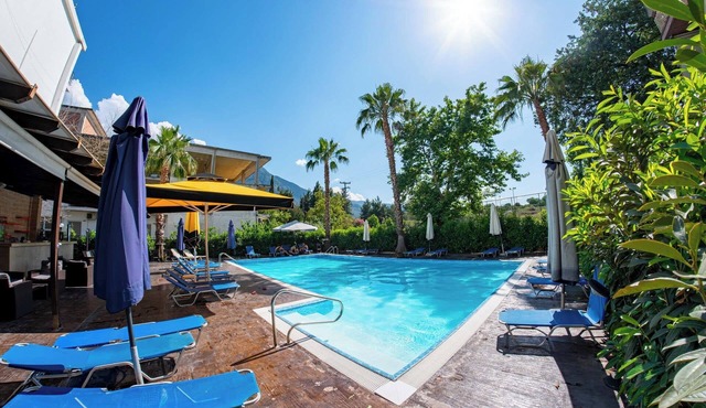 Hotel Ena - Bright Mountain View Suite with Pool