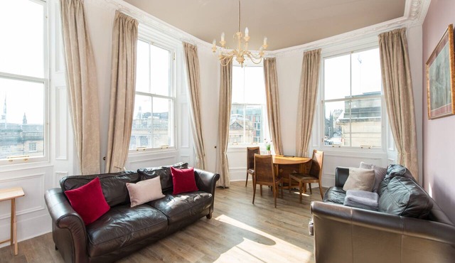 Incredible 1 bedroom + sofabed on the famous Royal Mile 200 metres from Edinburgh Castle