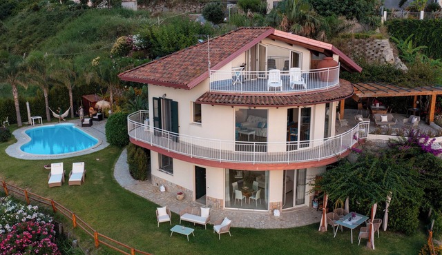 Infinity villa with private pool