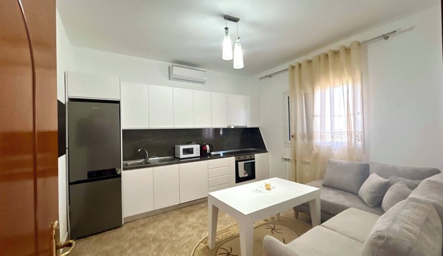 Ishem Green View Two Bedrooms Free Wi-Fi Garden Private Parking