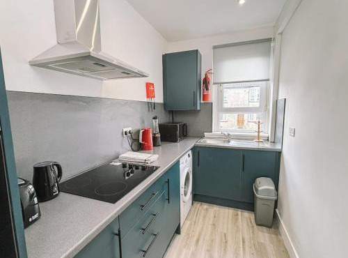 Itohan 3-bed Cottage Flat