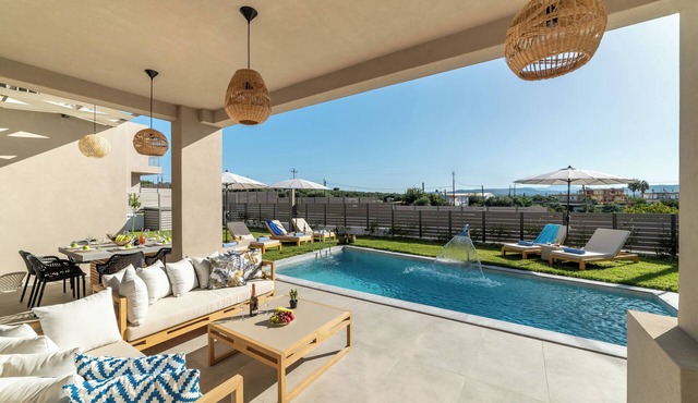KS Mega Villa, Complex of 3 Luxury Villas ideal for large groups