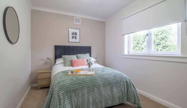 Leven Loft - 2 Bed Flat in Coatbridge