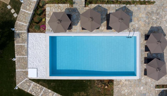 Lichnos Luxury Suites