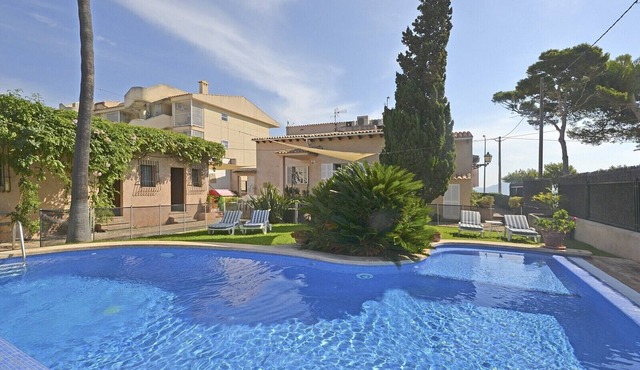 Llenaire - Xata, seafront house with private pool in Puerto de Pollença