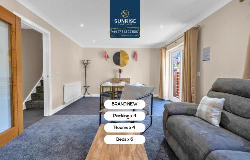 Lochee 1 - Large 4 Bedroom House with 6 Beds and 3 bathrooms, TVs in each room, Free Parking, Fully Equipped, Local Amenities, Easy Ring Road Access by SUNRISE LONG LETS and SERVICED ACCOMMODATION DUNDEE