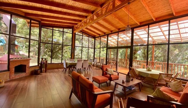 Los Encinos Forestry Cabin