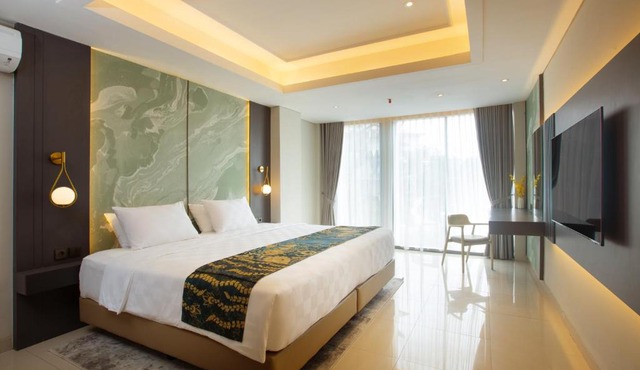 Louis Kienne Hotel Cikarang