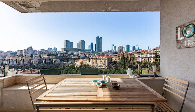 Lux Flat w Balcony in Besiktas, 5 min to Zorlu