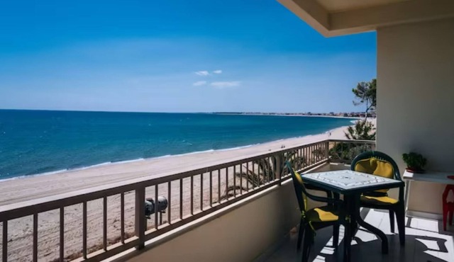 Luxurious apartment with sea view