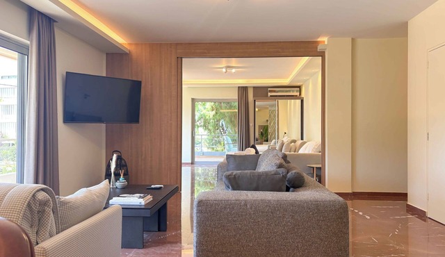 Luxurious & Spacious Flat in Glyfada Center