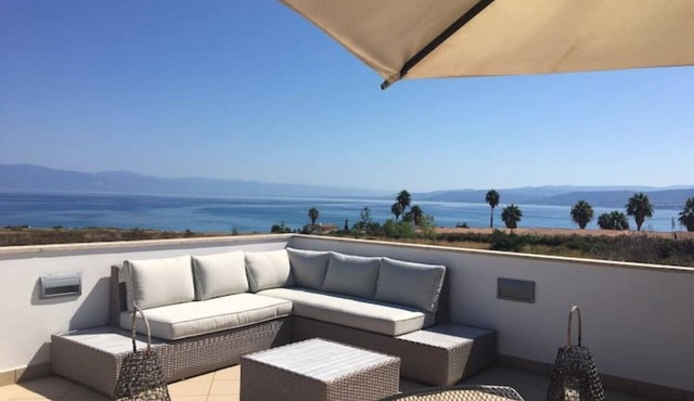 Luxury penthouse sea view Briatico
