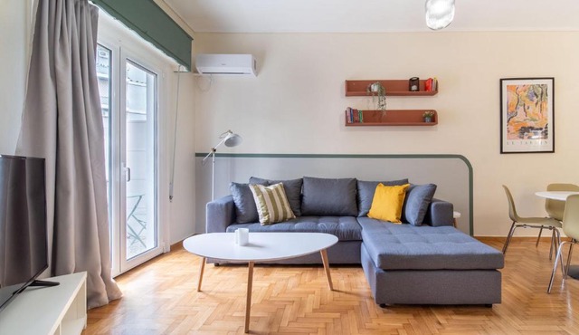 Mar25 by Smart Cozy Suites - In the heart of Athens - 9 minutes from metro - Available 24hr