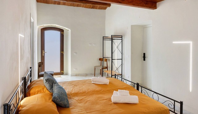 ‘Mariì’ Room at Sikania Agrirelais with Mountain View, Wi-Fi, and Air Conditioning