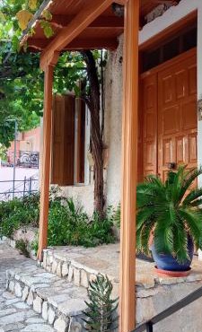 Maroudas Traditional Guest House