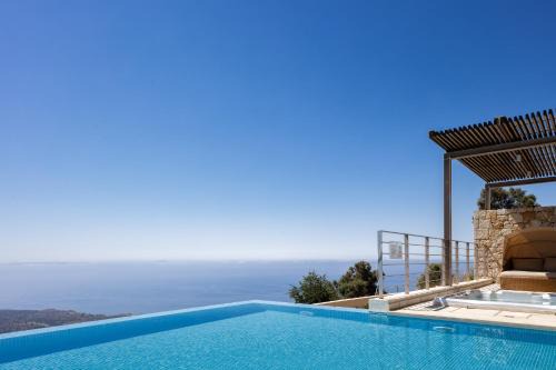 Melampes Villa, Seaview Escape, Heated Pool & Spa, By ThinkVilla